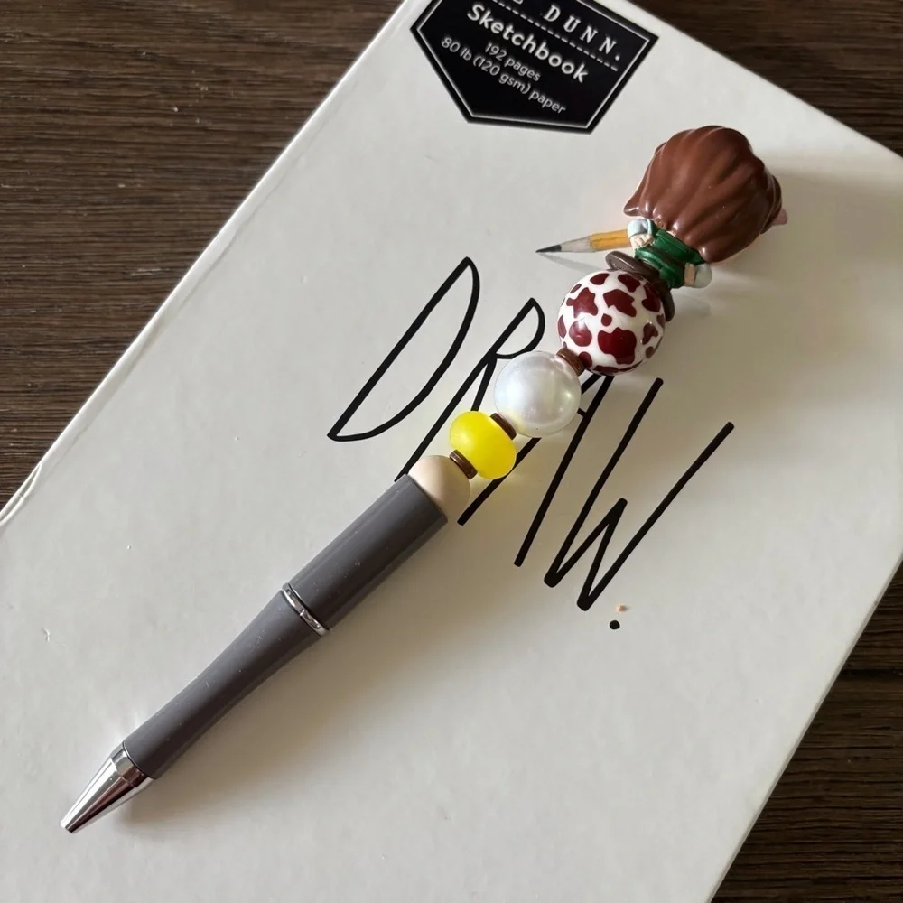 Disney Doorables: Tangled: Flynn Rider handmade beaded pen - Picture 3 of 3